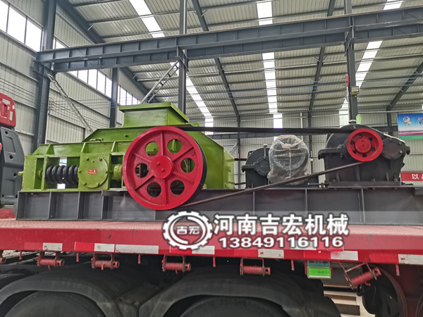 城市道路改造中廢舊柏油路面破碎方案——雙齒輥破碎機(jī)核心技術(shù)解讀！