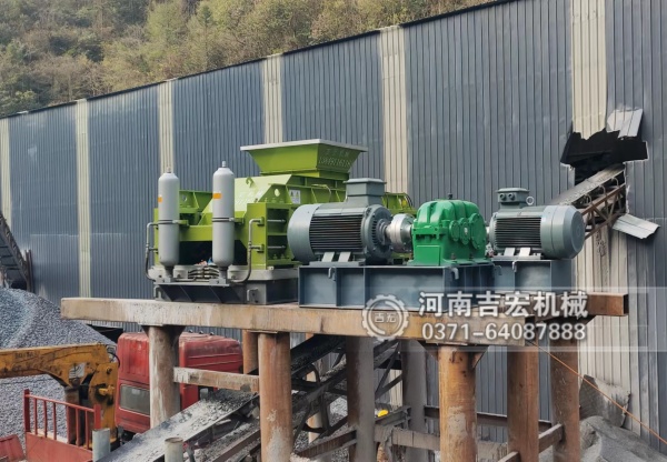 為什么優(yōu)質(zhì)商砼站都指定液壓對(duì)輥制砂機(jī)加工的瓜米石砂？